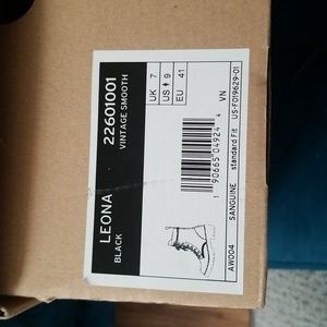 Doc Martens Leona. Like new.